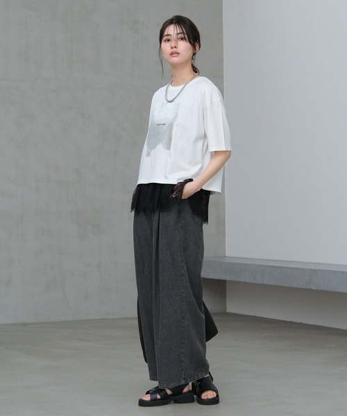 LAKOLE(ラコレ)の「【接触冷感】アソート箔プリントT / 664798(Tシャツ/カットソー・レディース・ホワイト/チャコール/ブラック/オフホワイト・MEDIUM/LARGE)」の7枚目の写真