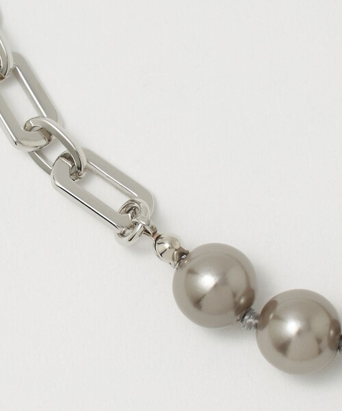 UNITED ARROWS（ユナイテッドアローズ）の「イミテーションパール&チェーン ネックレス（ネックレス・レディース・グレー系/ホワイト・FREE）」の3枚目の写真
