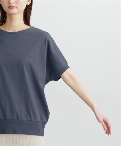 nissen(ニッセン)の「【汗じみにくい綿100%素材】裾リブドルマントップス(Tシャツ/カットソー・レディース・グレイッシュベージュ/ブラック/グレー/オフホワイト・M/L/LL/3L)」の9枚目の写真