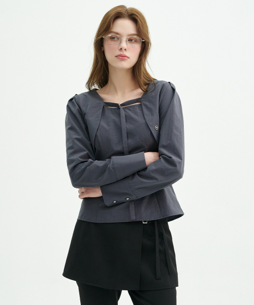 MICANE(ミケーネ)の「ジェライボレロレイヤードブラウス(シャツ/ブラウス・レディース・ライトベージュ/チャコール・SMALL/MEDIUM/LARGE/X-LARGE/XX-LARGE)」の4枚目の写真