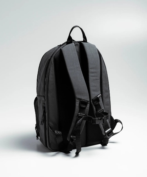 +phenix(プラスフェニックス)の「【+phenix / プラスフェニックス】DUO BACKPACK CORDURAファブリック使用 バックパック(バックパック/リュック・メンズ・ブラック/グレー・FREE)」の8枚目の写真