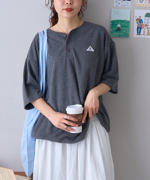 GEVACO（ゲバコ）の「【GEVACO】パイルヘンリーネックTEE（Tシャツ/カットソー・レディース・グリーン/チャコールグレー/ブルー・MEDIUM/LARGE）」の2枚目の写真