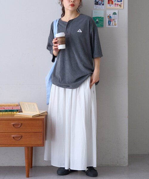 GEVACO（ゲバコ）の「【GEVACO】パイルヘンリーネックTEE（Tシャツ/カットソー・レディース・グリーン/チャコールグレー/ブルー・MEDIUM/LARGE）」の5枚目の写真