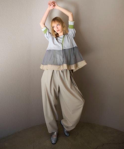 Cepica(セピカ)の「【MARECHAL TERRE / マルシャルテル】ワイドコクーンパンツ(その他パンツ・レディース・グレイッシュベージュ/チャコールグレー・FREE)」の1枚目の写真