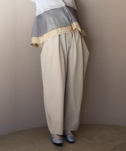 Cepica(セピカ)の「【MARECHAL TERRE / マルシャルテル】ワイドコクーンパンツ(その他パンツ・レディース・グレイッシュベージュ/チャコールグレー・FREE)」の4枚目の写真