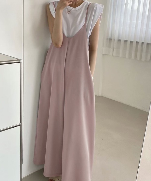 LAFFMO(ラフモ)の「ワイドフレアサロペットパンツ(ワンピース・レディース・ブラック/ピンクベージュ・F)」の3枚目の写真
