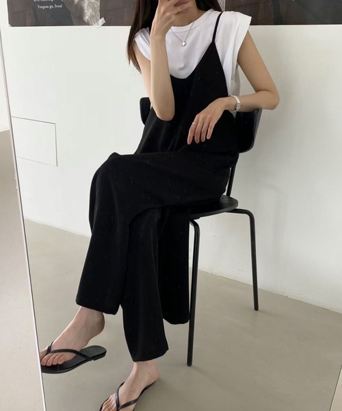 LAFFMO(ラフモ)の「ワイドフレアサロペットパンツ(ワンピース・レディース・ブラック/ピンクベージュ・F)」の11枚目の写真