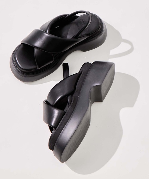 STUDIOUS(ステュディオス)の「【STUDIOUS/ステュディオス】Padded Cross Sandals/パデッドクロスサンダル/厚底サンダル/歩きやすい(サンダル・レディース・ブラック・1/2)」の1枚目の写真