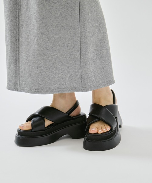 STUDIOUS(ステュディオス)の「【STUDIOUS/ステュディオス】Padded Cross Sandals/パデッドクロスサンダル/厚底サンダル/歩きやすい(サンダル・レディース・ブラック・1/2)」の6枚目の写真