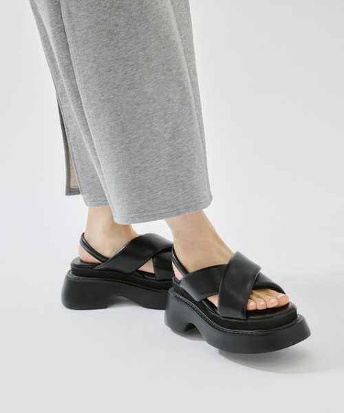 STUDIOUS(ステュディオス)の「【STUDIOUS/ステュディオス】Padded Cross Sandals/パデッドクロスサンダル/厚底サンダル/歩きやすい(サンダル・レディース・ブラック・1/2)」の5枚目の写真