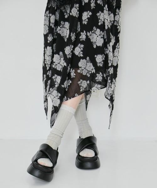STUDIOUS(ステュディオス)の「【STUDIOUS/ステュディオス】Padded Cross Sandals/パデッドクロスサンダル/厚底サンダル/歩きやすい(サンダル・レディース・ブラック・1/2)」の11枚目の写真