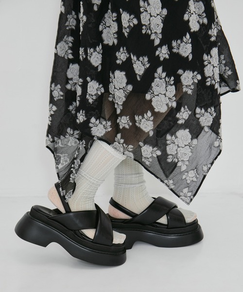 STUDIOUS(ステュディオス)の「【STUDIOUS/ステュディオス】Padded Cross Sandals/パデッドクロスサンダル/厚底サンダル/歩きやすい(サンダル・レディース・ブラック・1/2)」の8枚目の写真