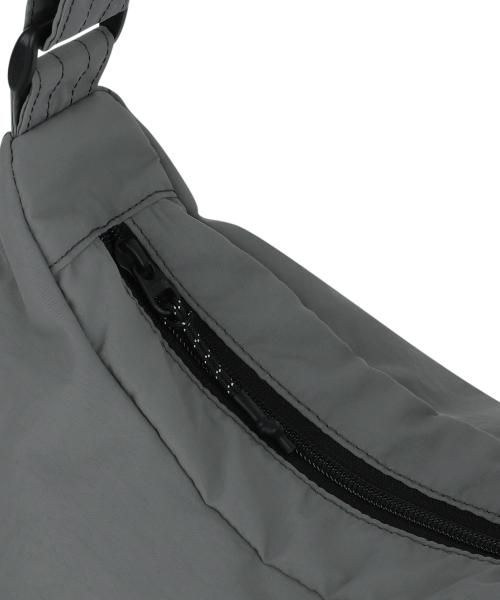 BROWNBREATH(ブラウンブレス)の「TAG NYLON MASSENGER BAG - GREY(メッセンジャーバッグ・レディース・その他・ONE)」の4枚目の写真
