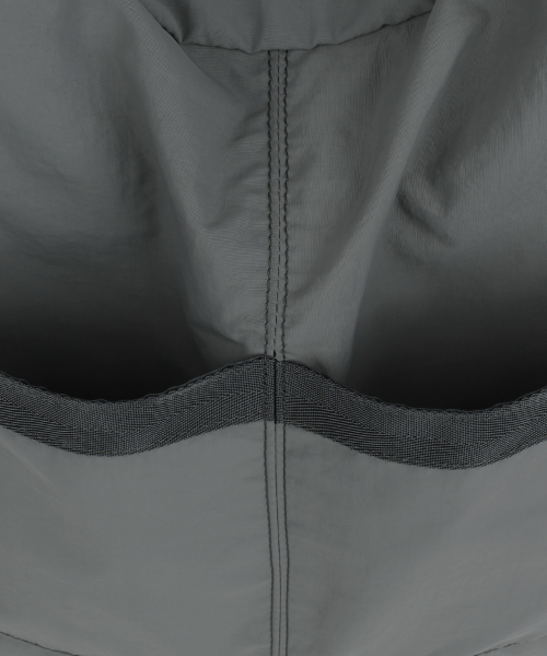 BROWNBREATH(ブラウンブレス)の「TAG NYLON MASSENGER BAG - GREY(メッセンジャーバッグ・レディース・その他・ONE)」の6枚目の写真