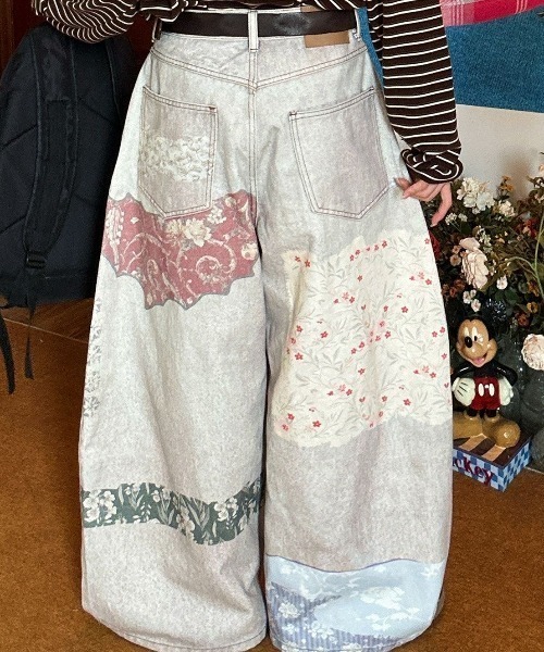 Sibra(シブラ)の「パッチワーク風プリント ワイドデニムパンツ(デニムパンツ・レディース・アイボリー・M)」の8枚目の写真