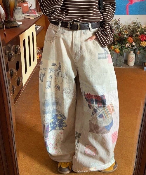 Sibra(シブラ)の「パッチワーク風プリント ワイドデニムパンツ(デニムパンツ・レディース・アイボリー・M)」の6枚目の写真