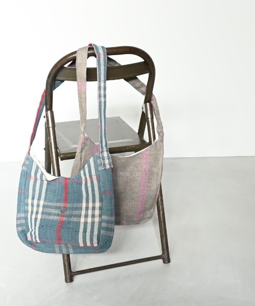 CLEDRAN(クレドラン)の「【軽量 外ポケットあり】CL3915 HAND&WORK COTTON JUTE SHOULDER(ショルダーバッグ・レディース・ベージュ系その他/ブルー系その他/グレー系その他2/グレー系その他/ブラック系その他・FREE)」の5枚目の写真