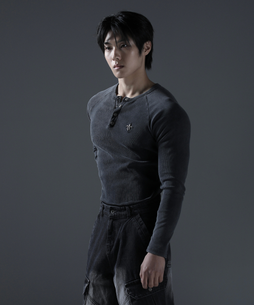 CARMID（カミド）の「アンティックピグメントヘンリーネック長袖[グレー]（Tシャツ/カットソー・メンズ・その他・1/2/3）」の6枚目の写真