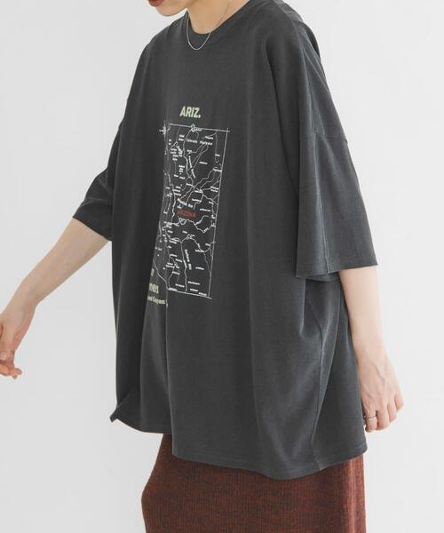 KBF(ケイビーエフ)の「オーバーサイズプリントTEE(Tシャツ/カットソー・レディース・グレー系その他/アイボリー/チャコールグレー・ONE)」の13枚目の写真