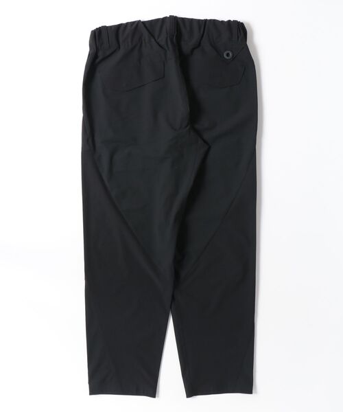 WHITE MOUNTAINEERING（ホワイトマウンテニアリング）の「【White Mountaineering/ホワイトマウンテニアリング】別注 Tech Cargo Pants（カーゴパンツ・メンズ・ブラック・2/000/3/1）」の2枚目の写真