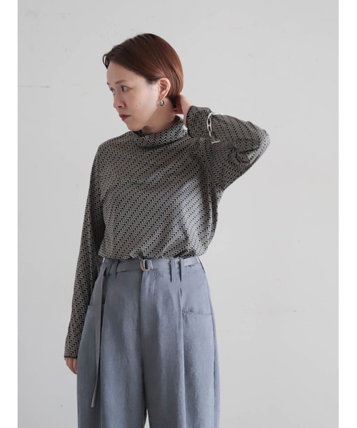 FIL DE FER(フィルデフェール)の「アソートスムースPT タートルネックプルオーバー(Tシャツ/カットソー・レディース・ブラック/キナリ・FREE)」の17枚目の写真