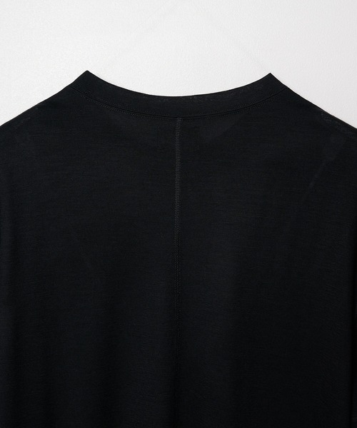 WRAPINKNOT(ラッピンノット)の「【WRAPINKNOT/ラッピンノット】Regular Fit T-Shirt(Tシャツ/カットソー・メンズ・ブラック/ダークグレー・2/3)」の4枚目の写真