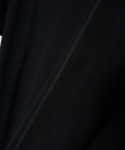 WRAPINKNOT(ラッピンノット)の「【WRAPINKNOT/ラッピンノット】Regular Fit T-Shirt(Tシャツ/カットソー・メンズ・ブラック/ダークグレー・2/3)」の3枚目の写真