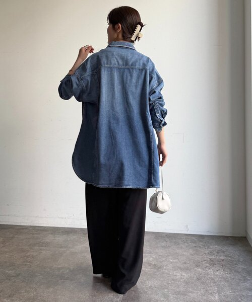 DouDou（ドゥドゥ）の「【Healthy denim】Almond（シャツ/ブラウス・レディース・ブルー・1）」の6枚目の写真