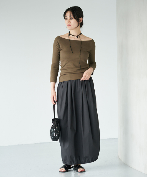 IENA（イエナ）の「コンパクトベアテレコボートネック（Tシャツ/カットソー・レディース・カーキ/チャコールグレー/ダークブルー・FREE）」の21枚目の写真