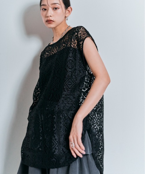 W:Huku(フーク)の「スクエアレース ノースリーブ トップス(Tシャツ/カットソー・レディース・ブラック/オフホワイト・FREE)」の3枚目の写真