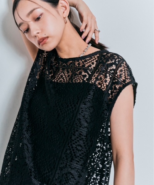 W:Huku(フーク)の「スクエアレース ノースリーブ トップス(Tシャツ/カットソー・レディース・ブラック/オフホワイト・FREE)」の6枚目の写真