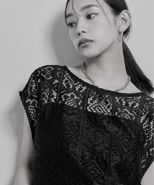 W:Huku(フーク)の「スクエアレース ノースリーブ トップス(Tシャツ/カットソー・レディース・ブラック/オフホワイト・FREE)」の22枚目の写真