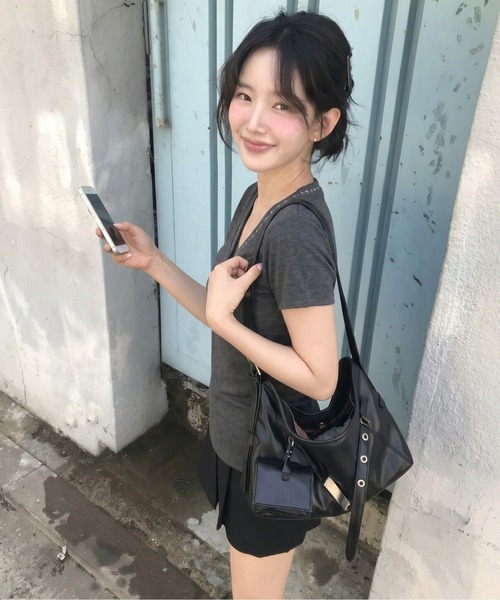 gossip!ロサンゼルス(ゴシップロサンゼルス)の「【Y2Kガーリー】 ネック刺繍ヘンリーネックリブカットソー半袖(Tシャツ/カットソー・レディース・グレー・M)」の8枚目の写真