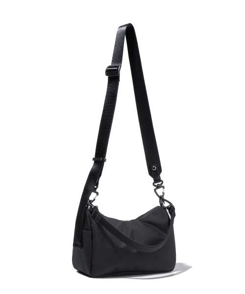BUTDEEP(バッドディープ)の「042 OMNI FAVE BAG SMALL-BLACK(メッセンジャーバッグ・レディース・その他・FREE)」の1枚目の写真