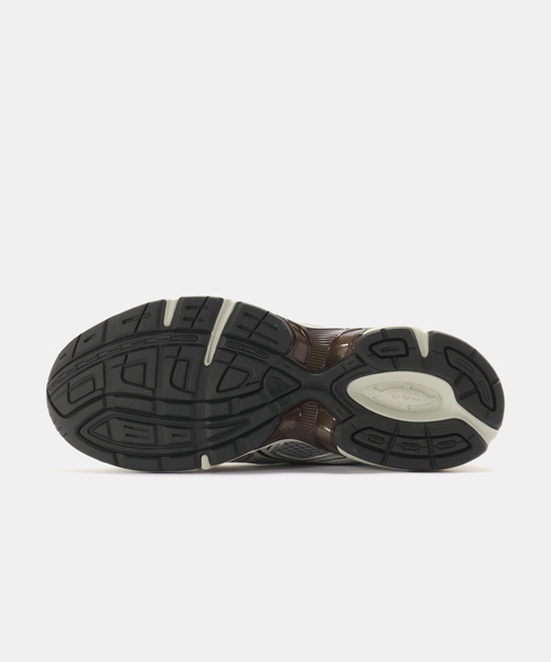 ASICS(アシックス)の「ASICS GEL-1130 MULE 1203B048.020(サンダル・メンズ・チャコールグレー・25cm/24.5cm/24cm/27cm/26.5cm/26cm/27.5cm/28cm/23.5cm)」の4枚目の写真