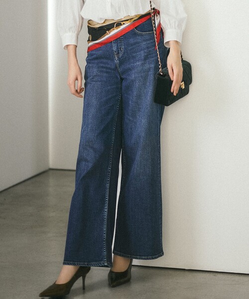 23区(ニジュウサンク)の「ストレッチ デニムワイドパンツ(デニムパンツ・レディース・ターコイズブルー系/ダルブルー系・36/38/40)」の2枚目の写真