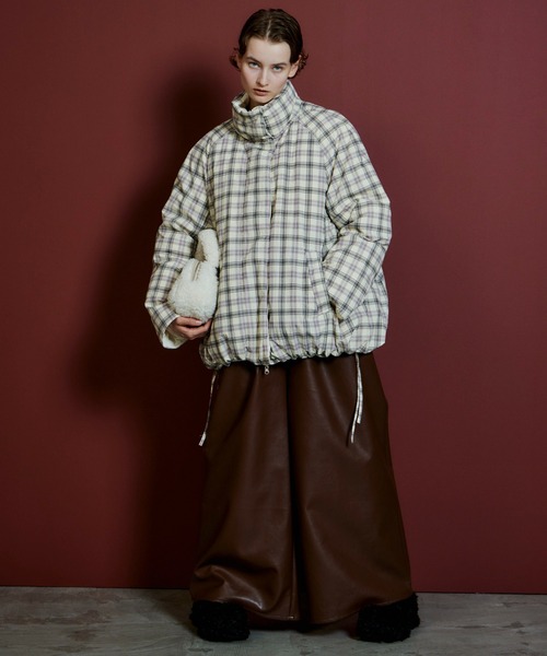 MAISON SPECIAL(メゾンスペシャル)の「【2026Autumn PRE-ORDER】Vegan Leather Frill Rompers/ヴィーガンレザーフリルロンパース(サロペット/オーバーオール・レディース・ブラック/ブラウン・36/38)」の13枚目の写真