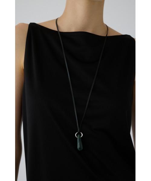 RIM.ARK(リムアーク)の「Stone modern pendant(ストーン モダン ペンダント)(ネックレス・レディース・ブラック/グリーン・FREE)」の1枚目の写真