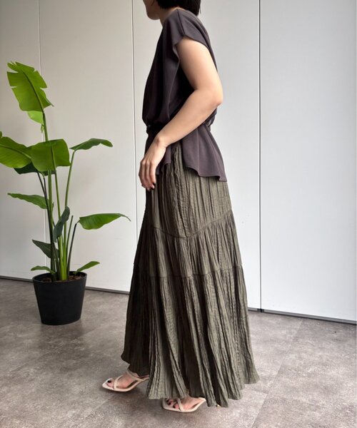 Jena espace merveilleux(ジェナ エスパスメルヴェイユ)の「〈8/15インスタライブご紹介アイテム〉プレート付きタックT(Tシャツ/カットソー・レディース・ライトベージュ/チャコールグレー・FREE)」の16枚目の写真