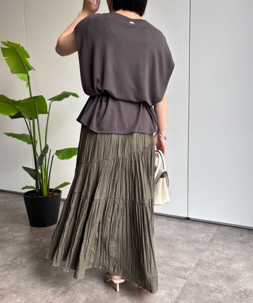 Jena espace merveilleux(ジェナ エスパスメルヴェイユ)の「〈8/15インスタライブご紹介アイテム〉プレート付きタックT(Tシャツ/カットソー・レディース・ライトベージュ/チャコールグレー・FREE)」の17枚目の写真