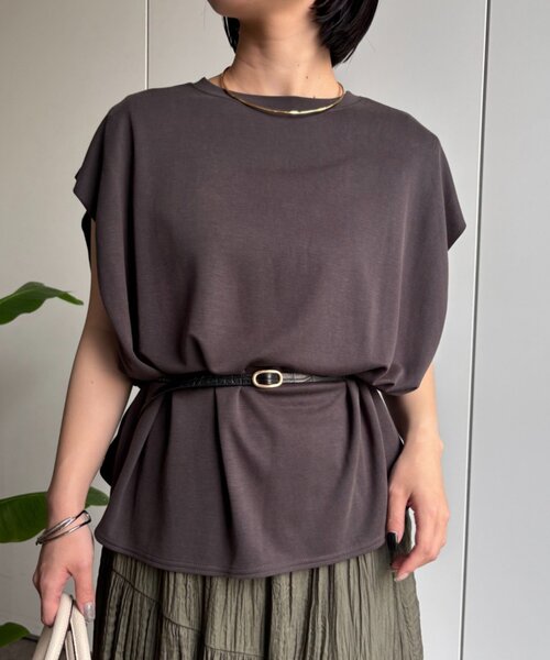 Jena espace merveilleux(ジェナ エスパスメルヴェイユ)の「〈8/15インスタライブご紹介アイテム〉プレート付きタックT(Tシャツ/カットソー・レディース・ライトベージュ/チャコールグレー・FREE)」の18枚目の写真