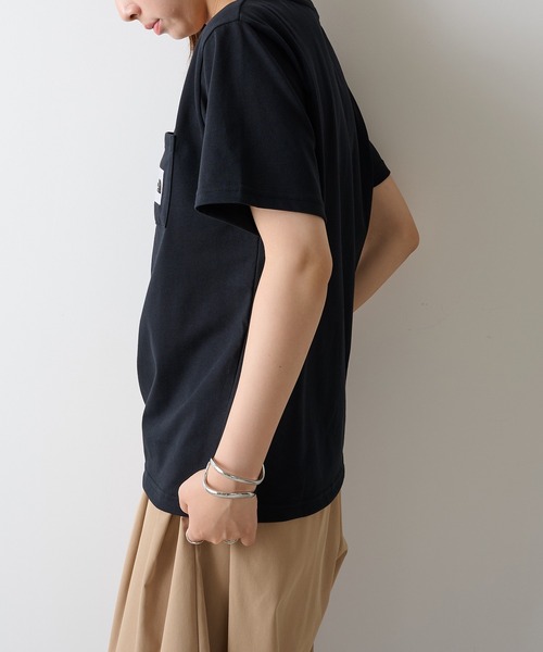 THE NORTH FACE(ザノースフェイス)の「【THE NORTH FACE】S/S SQ LG POCKET T(Tシャツ/カットソー・レディース・ホワイト/ブラック・M/L)」の15枚目の写真