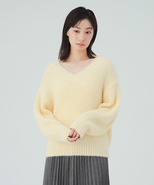 BEAMS HEART（ビームスハート）の「Vネック シャギー プルオーバー（ニット/セーター・レディース・ブラウン系その他2/イエロー/チャコールグレー・FREE）」の3枚目の写真