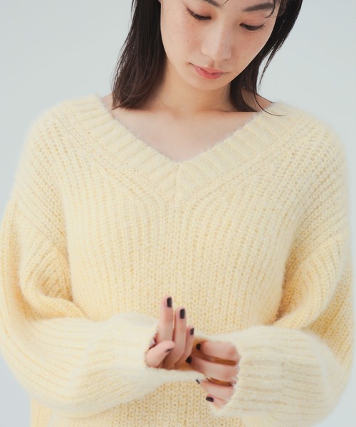 BEAMS HEART（ビームスハート）の「Vネック シャギー プルオーバー（ニット/セーター・レディース・ブラウン系その他2/イエロー/チャコールグレー・FREE）」の5枚目の写真