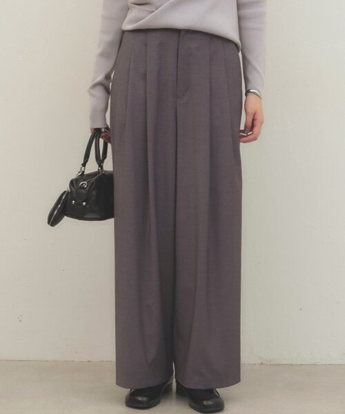 LOUNGEDRESS(ラウンジドレス)の「《履くだけで美シルエット》タックワイドパンツ(その他パンツ・レディース・ベージュ/グレー/ピンク・38/36)」の2枚目の写真