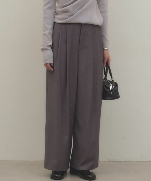 LOUNGEDRESS(ラウンジドレス)の「《履くだけで美シルエット》タックワイドパンツ(その他パンツ・レディース・ベージュ/グレー/ピンク・38/36)」の8枚目の写真