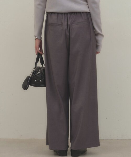 LOUNGEDRESS(ラウンジドレス)の「《履くだけで美シルエット》タックワイドパンツ(その他パンツ・レディース・ベージュ/グレー/ピンク・38/36)」の11枚目の写真