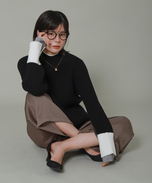 libelle more（リベル モア）の「配色レイヤード風モックネックニット（ニット/セーター・レディース・ブラック/杢グレー/オフホワイト/サックスブルー・M/L）」の2枚目の写真