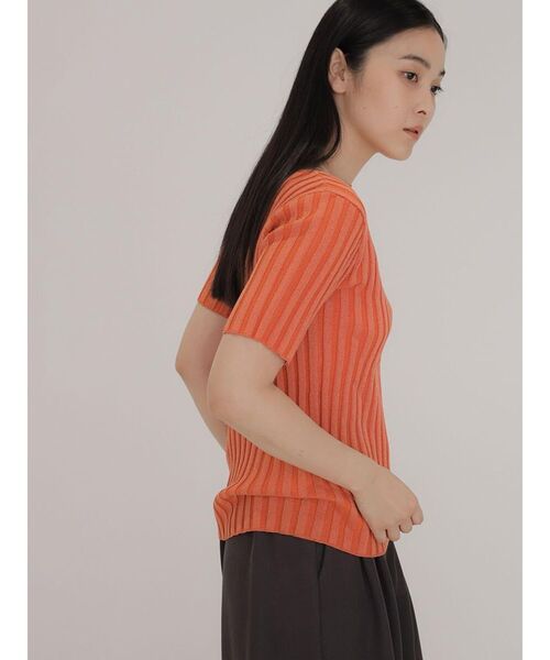 FIKA.(フィーカ)の「Glitter rib knit top(ニット/セーター・レディース・ブラック/オレンジ系3/シルバー・MEDIUM)」の5枚目の写真