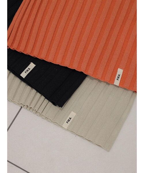 FIKA.(フィーカ)の「Glitter rib knit top(ニット/セーター・レディース・ブラック/オレンジ系3/シルバー・MEDIUM)」の10枚目の写真